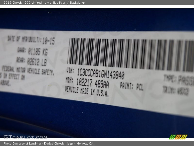Vivid Blue Pearl / Black/Linen 2016 Chrysler 200 Limited