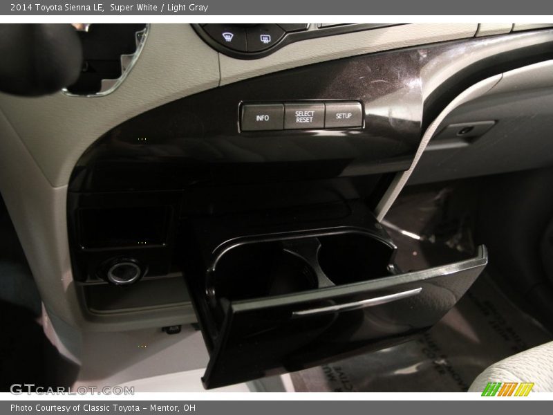 Super White / Light Gray 2014 Toyota Sienna LE