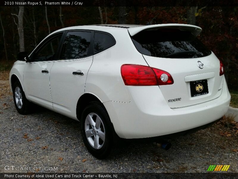 Phantom White / Gray 2010 Nissan Rogue S