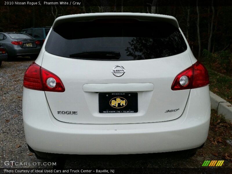 Phantom White / Gray 2010 Nissan Rogue S