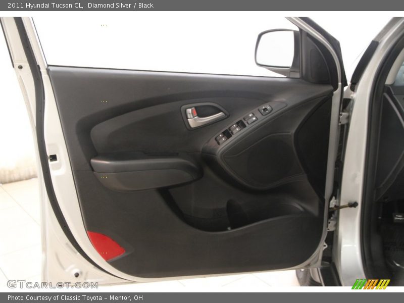 Diamond Silver / Black 2011 Hyundai Tucson GL