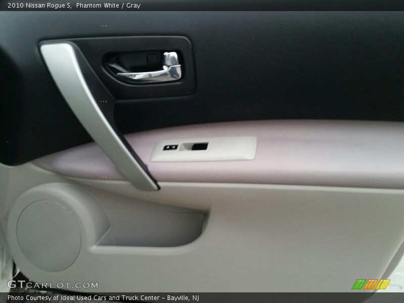 Phantom White / Gray 2010 Nissan Rogue S