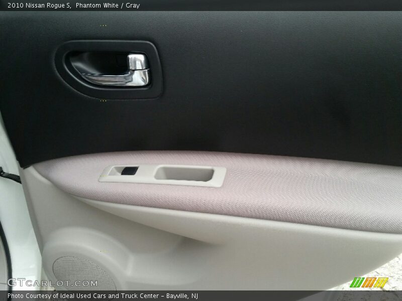 Phantom White / Gray 2010 Nissan Rogue S