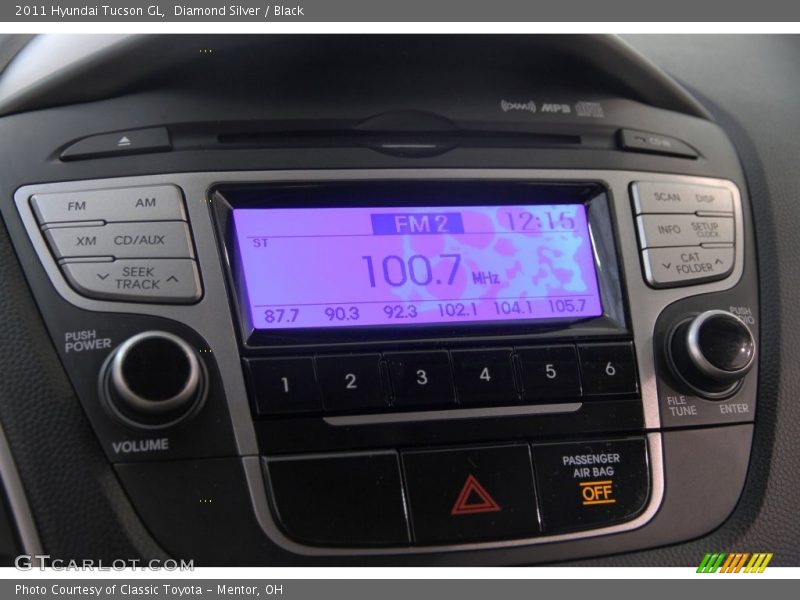 Diamond Silver / Black 2011 Hyundai Tucson GL