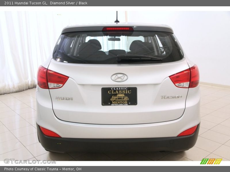 Diamond Silver / Black 2011 Hyundai Tucson GL