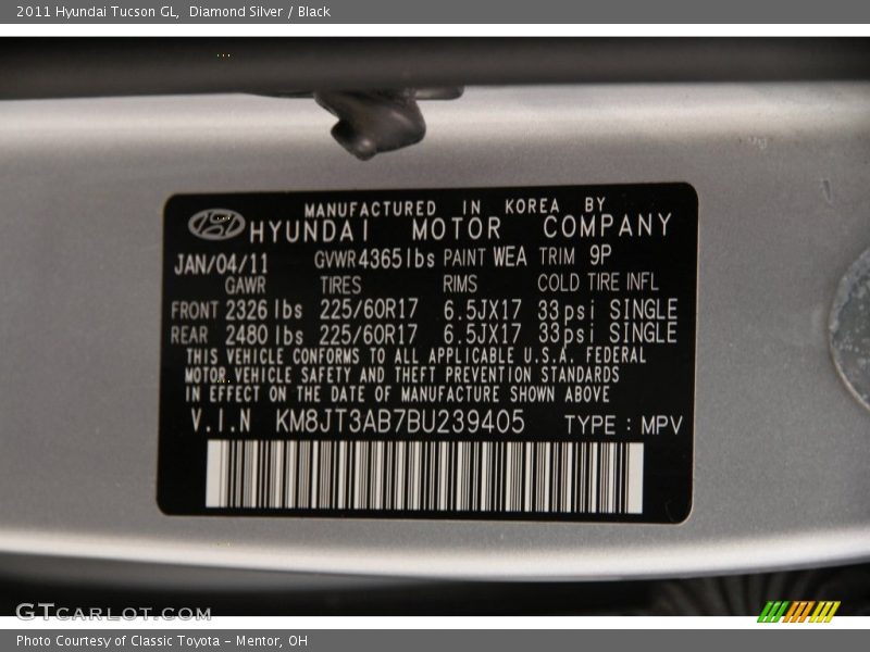 Diamond Silver / Black 2011 Hyundai Tucson GL