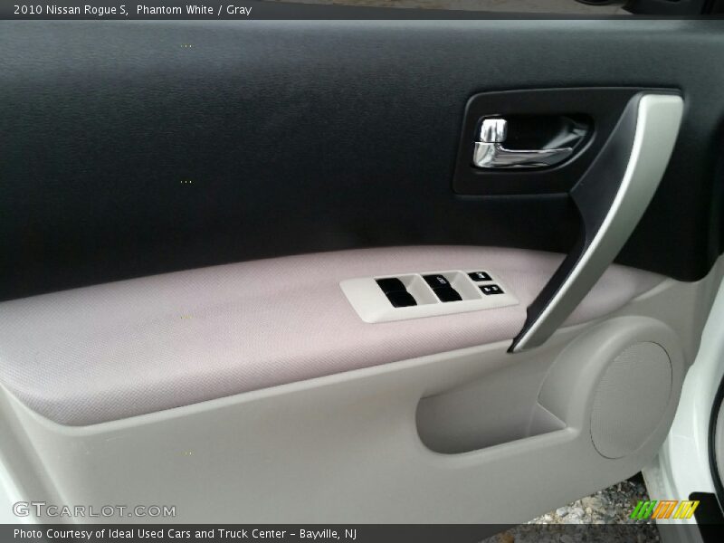 Phantom White / Gray 2010 Nissan Rogue S