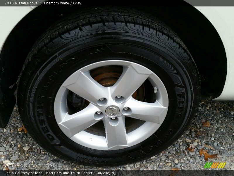 Phantom White / Gray 2010 Nissan Rogue S