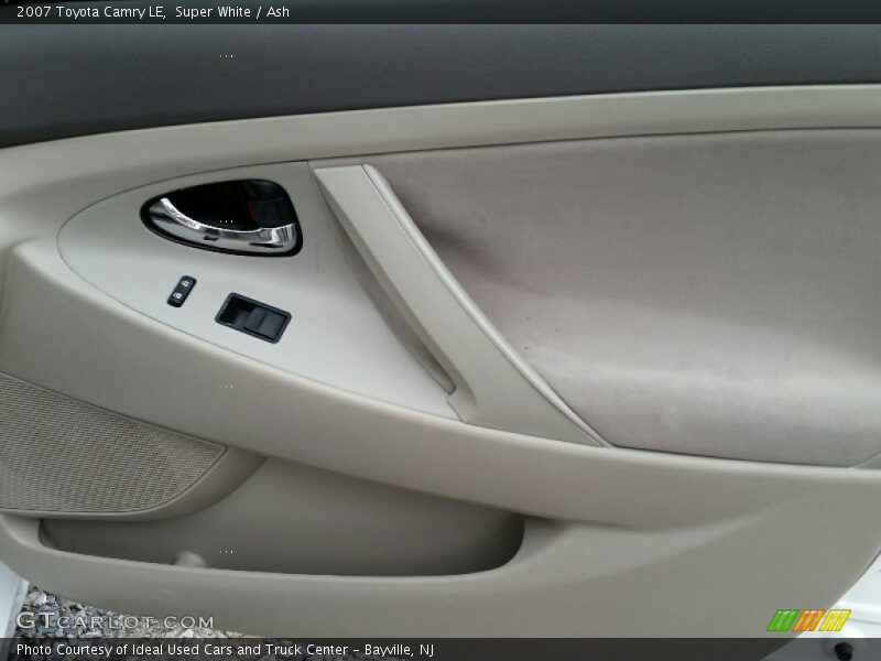Super White / Ash 2007 Toyota Camry LE