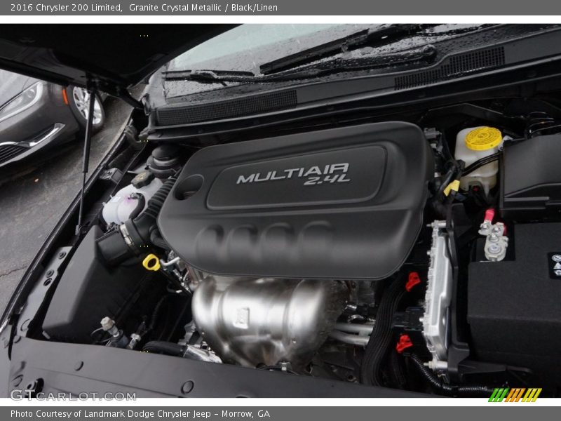 Granite Crystal Metallic / Black/Linen 2016 Chrysler 200 Limited