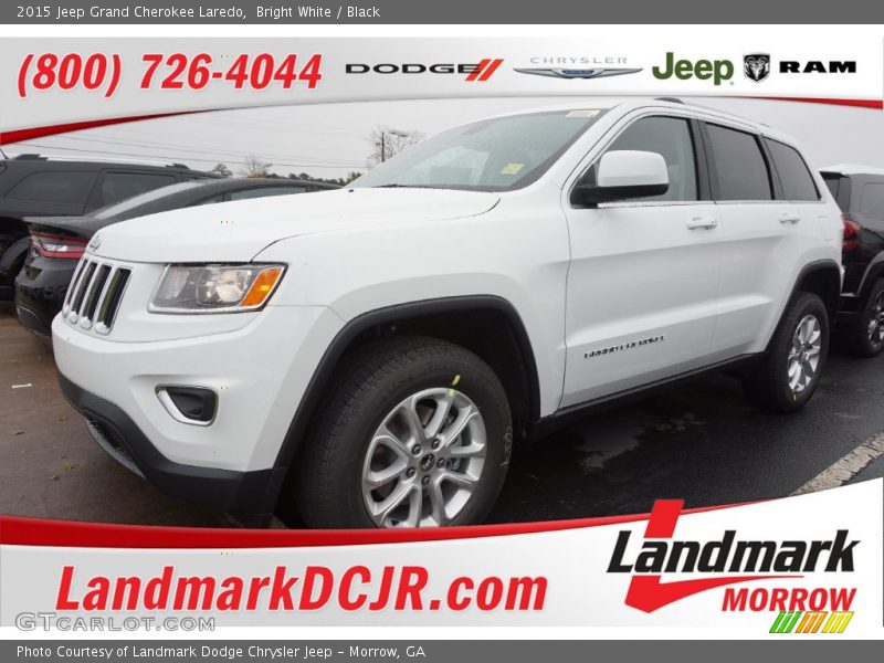Bright White / Black 2015 Jeep Grand Cherokee Laredo