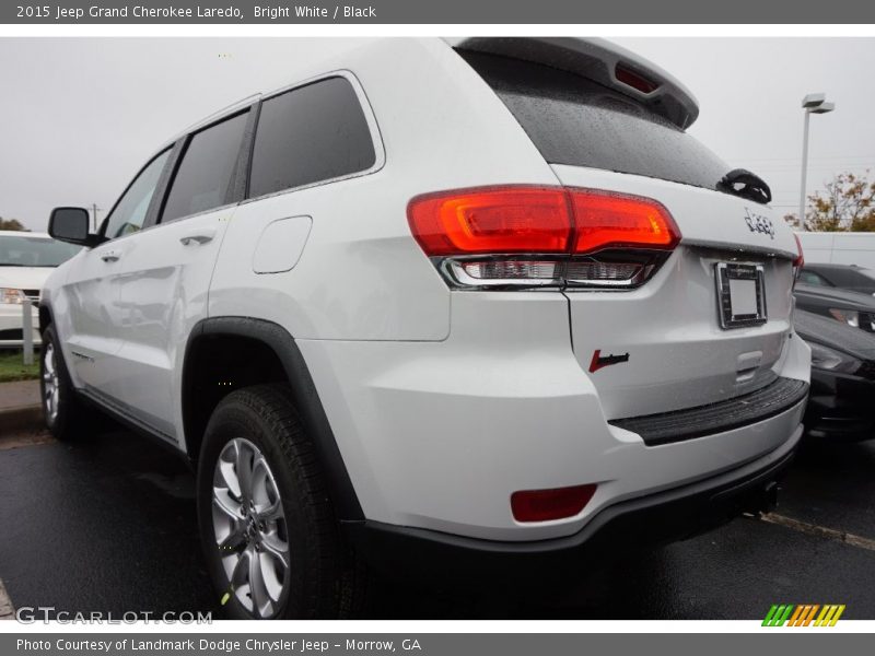 Bright White / Black 2015 Jeep Grand Cherokee Laredo