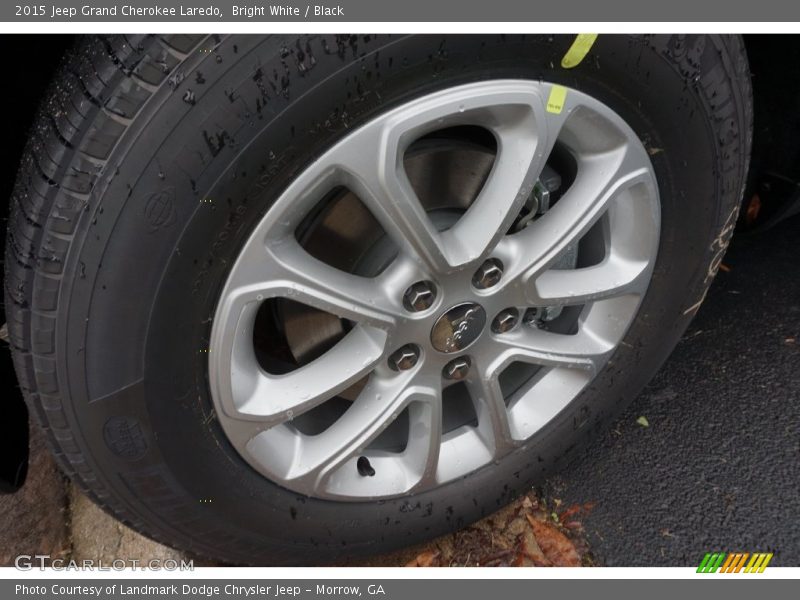 Bright White / Black 2015 Jeep Grand Cherokee Laredo