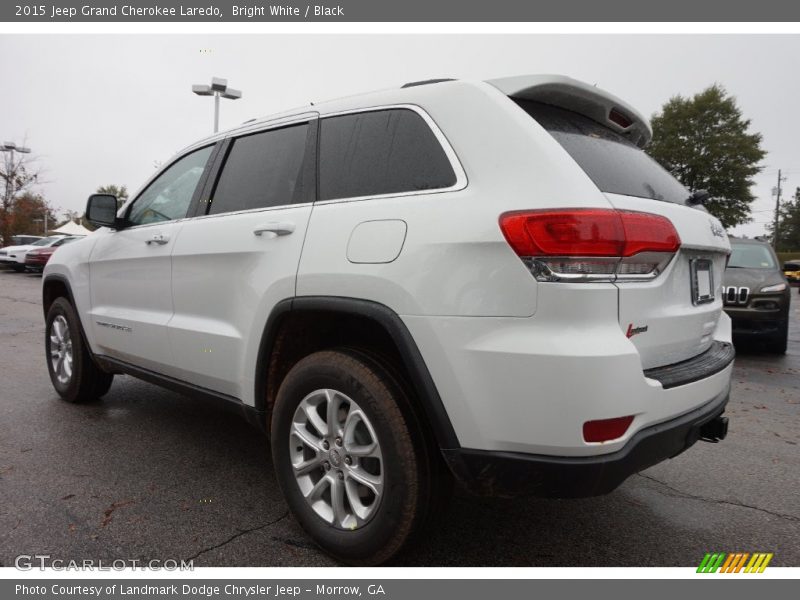 Bright White / Black 2015 Jeep Grand Cherokee Laredo