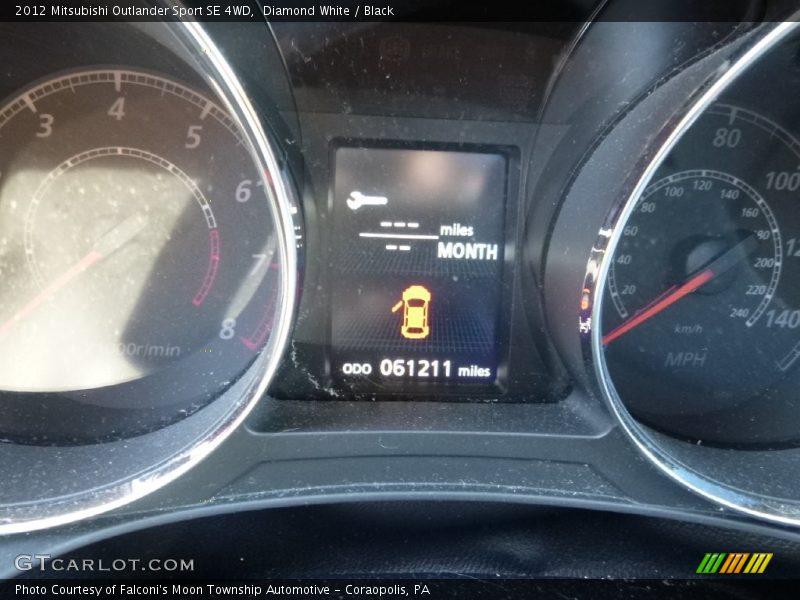 Diamond White / Black 2012 Mitsubishi Outlander Sport SE 4WD