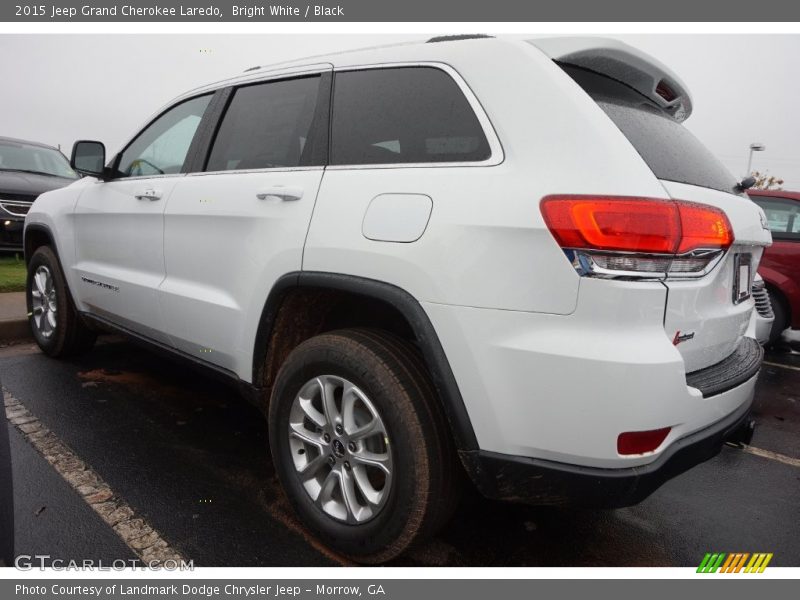 Bright White / Black 2015 Jeep Grand Cherokee Laredo