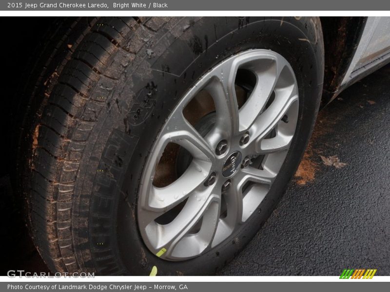 Bright White / Black 2015 Jeep Grand Cherokee Laredo