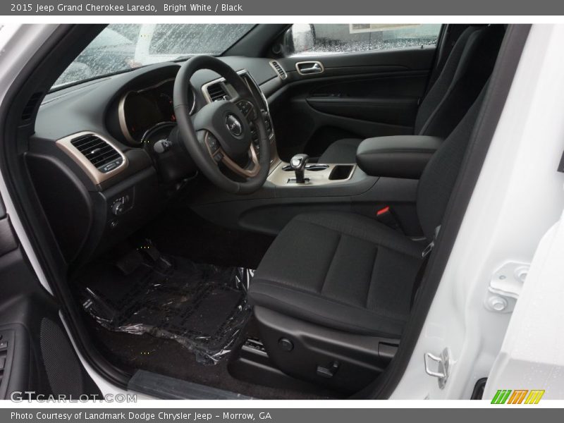 Bright White / Black 2015 Jeep Grand Cherokee Laredo