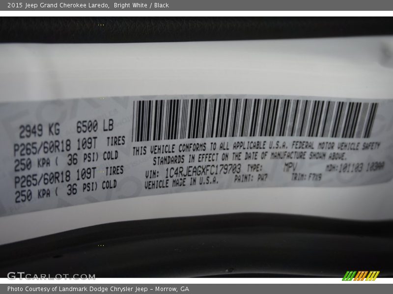 Bright White / Black 2015 Jeep Grand Cherokee Laredo