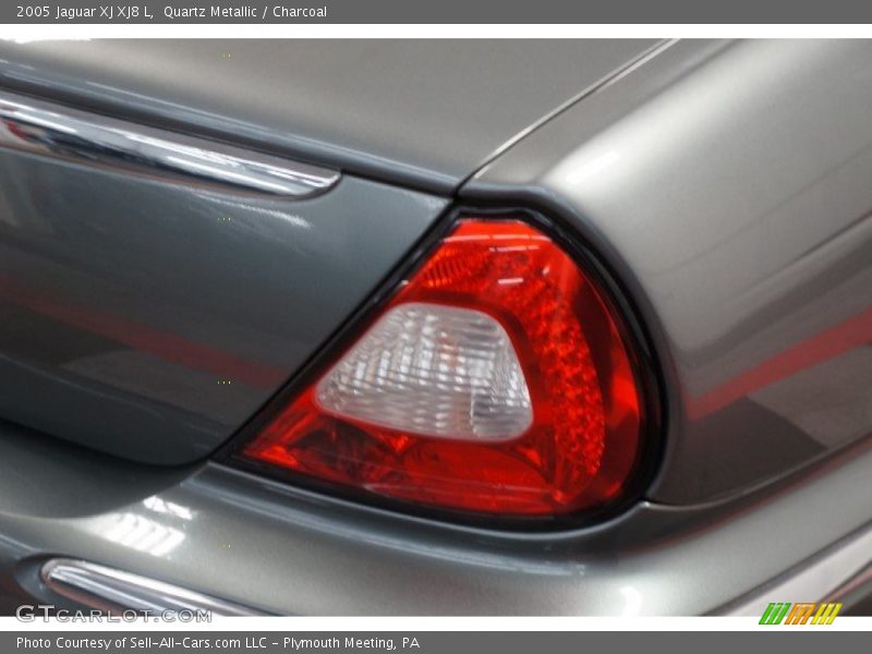 Quartz Metallic / Charcoal 2005 Jaguar XJ XJ8 L