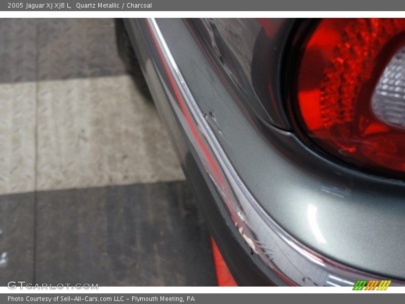 Quartz Metallic / Charcoal 2005 Jaguar XJ XJ8 L