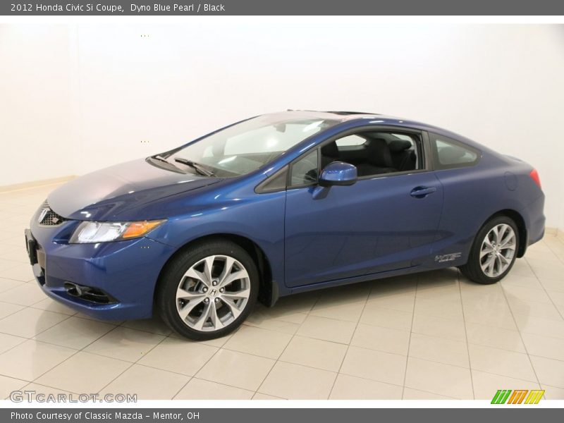 Front 3/4 View of 2012 Civic Si Coupe