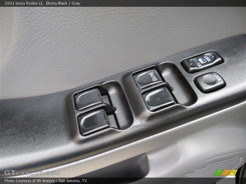 Ebony Black / Gray 2001 Isuzu Rodeo LS