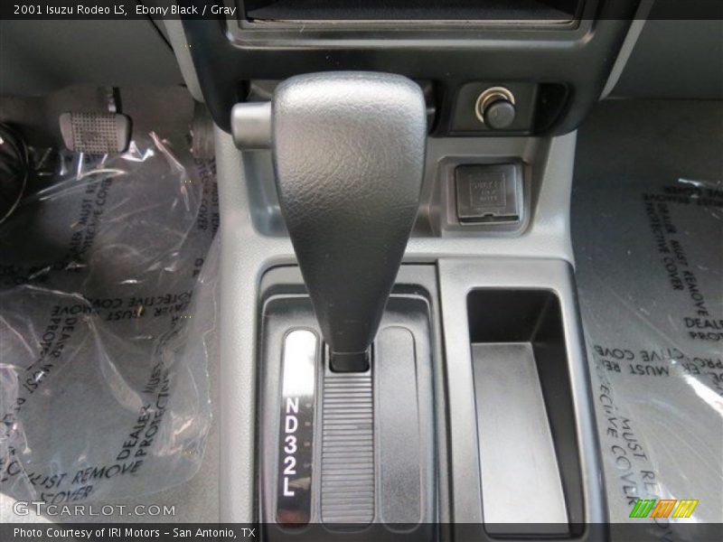 Ebony Black / Gray 2001 Isuzu Rodeo LS