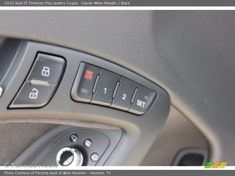 Controls of 2016 S5 Premium Plus quattro Coupe