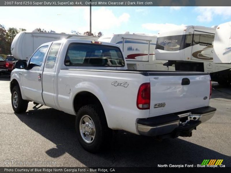 Oxford White Clearcoat / Dark Flint cloth 2007 Ford F250 Super Duty XL SuperCab 4x4