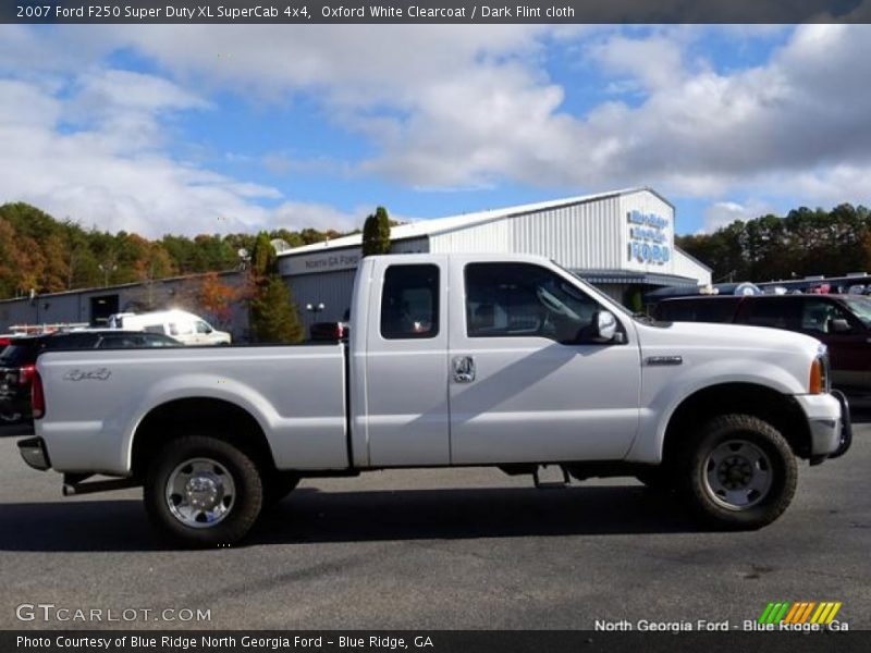 Oxford White Clearcoat / Dark Flint cloth 2007 Ford F250 Super Duty XL SuperCab 4x4