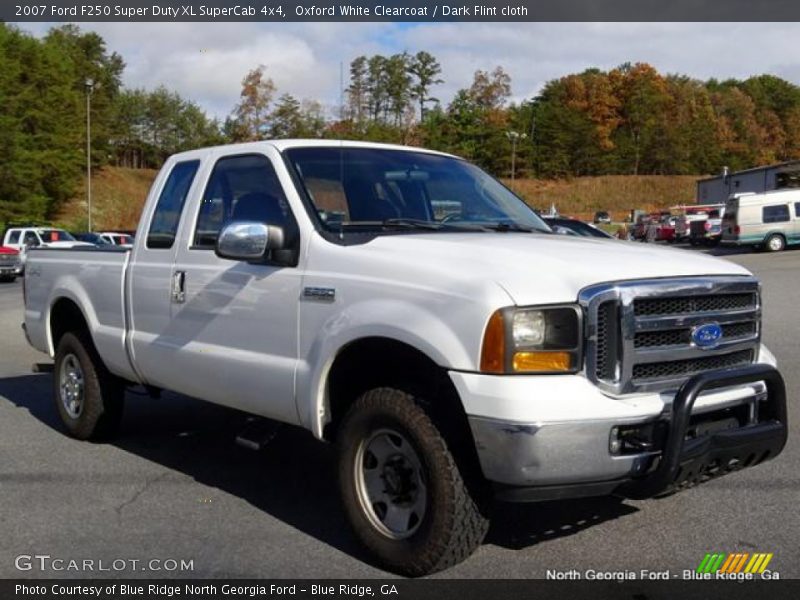 Oxford White Clearcoat / Dark Flint cloth 2007 Ford F250 Super Duty XL SuperCab 4x4