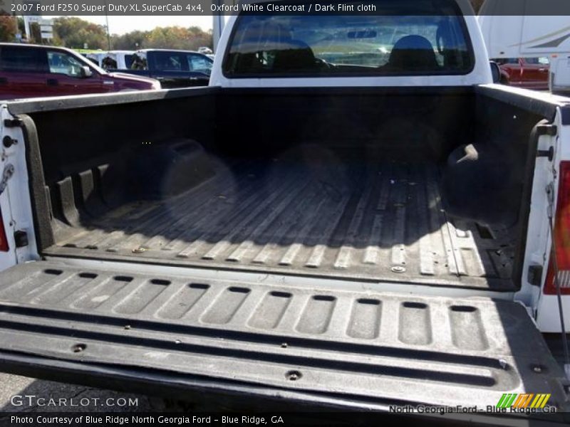 Oxford White Clearcoat / Dark Flint cloth 2007 Ford F250 Super Duty XL SuperCab 4x4