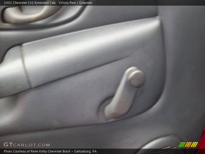 Victory Red / Graphite 2002 Chevrolet S10 Extended Cab