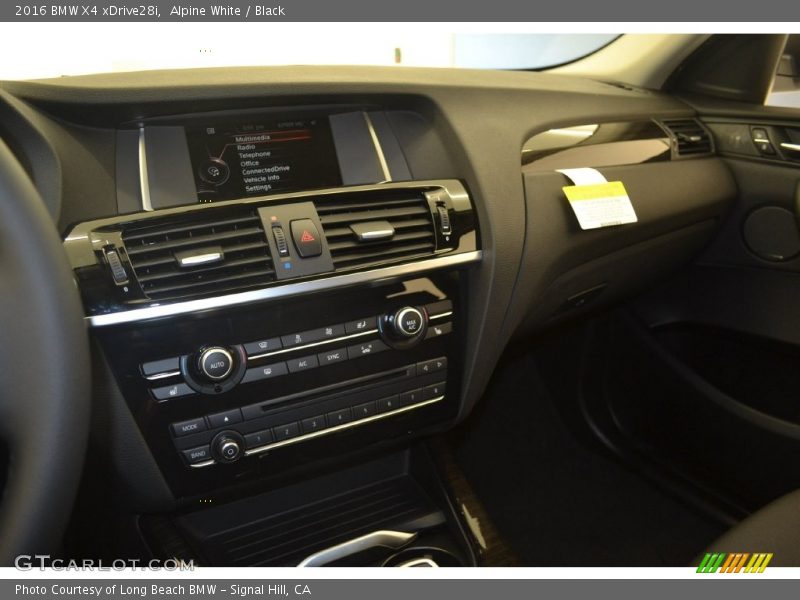 Alpine White / Black 2016 BMW X4 xDrive28i