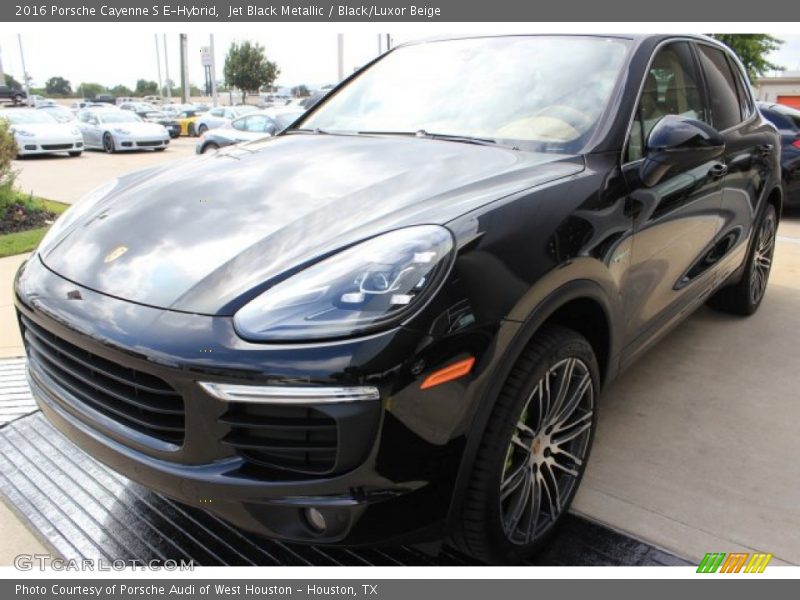 Jet Black Metallic / Black/Luxor Beige 2016 Porsche Cayenne S E-Hybrid