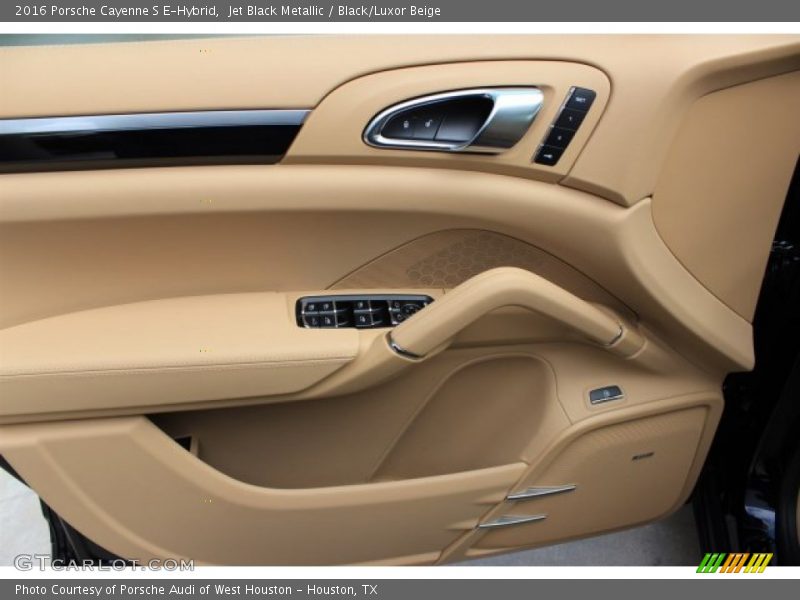 Door Panel of 2016 Cayenne S E-Hybrid