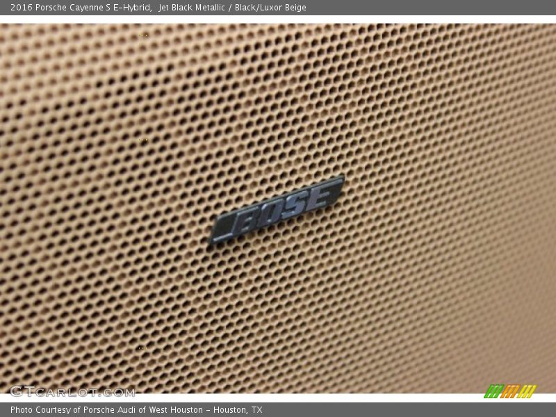 Audio System of 2016 Cayenne S E-Hybrid