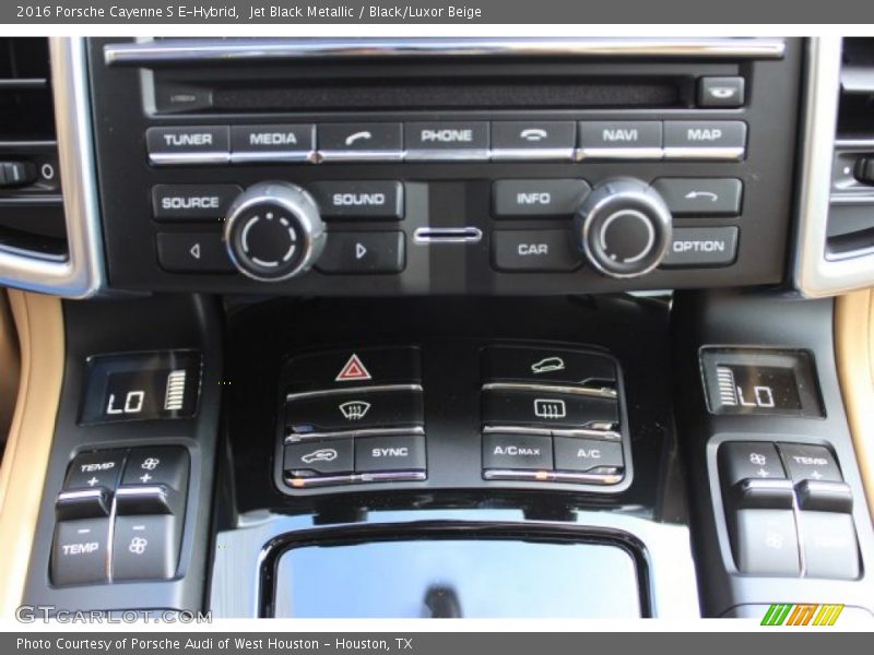 Controls of 2016 Cayenne S E-Hybrid