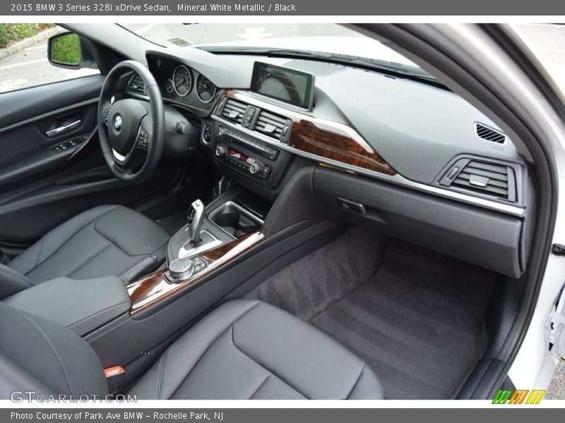 Dashboard of 2015 3 Series 328i xDrive Sedan