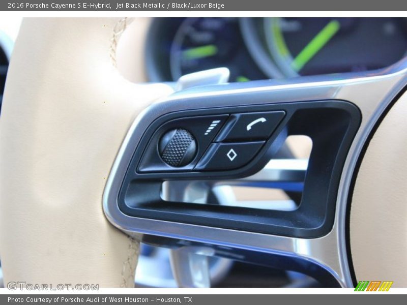 Controls of 2016 Cayenne S E-Hybrid
