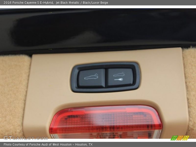 Jet Black Metallic / Black/Luxor Beige 2016 Porsche Cayenne S E-Hybrid