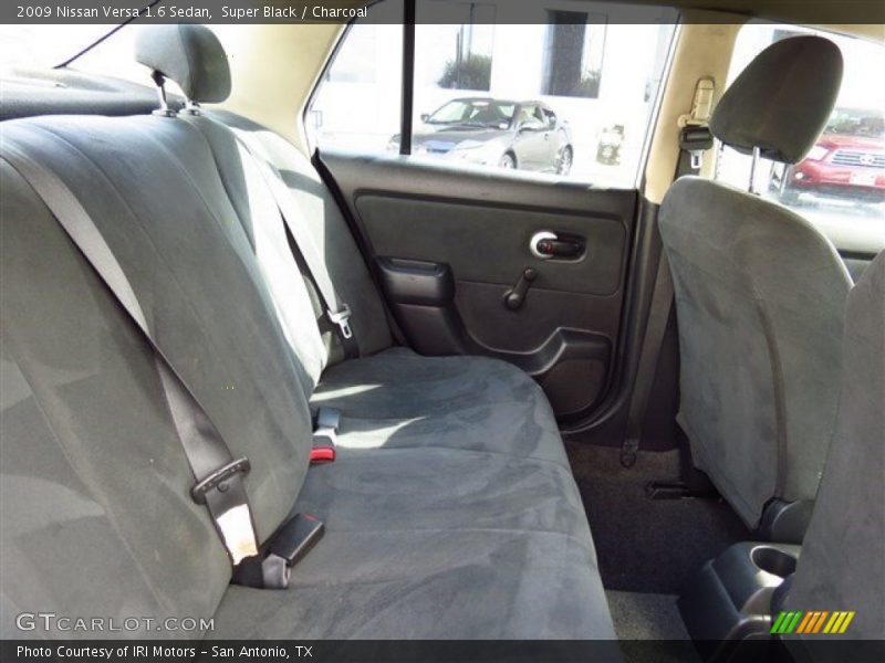 Super Black / Charcoal 2009 Nissan Versa 1.6 Sedan