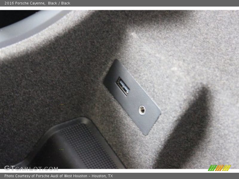 Black / Black 2016 Porsche Cayenne