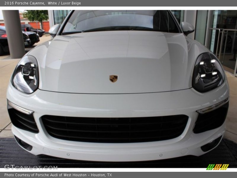 White / Luxor Beige 2016 Porsche Cayenne