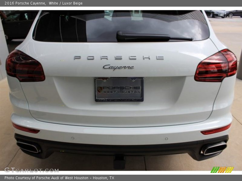 White / Luxor Beige 2016 Porsche Cayenne