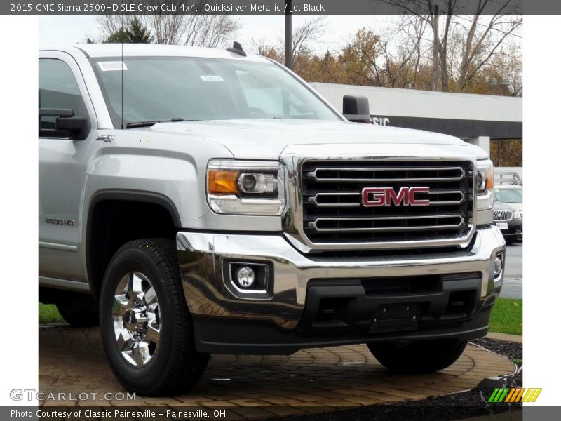 Front 3/4 View of 2015 Sierra 2500HD SLE Crew Cab 4x4