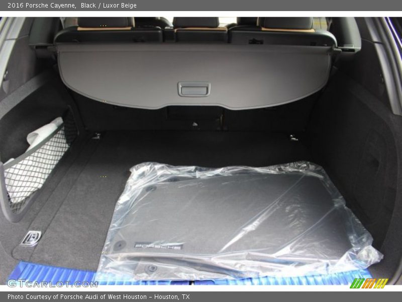 Black / Luxor Beige 2016 Porsche Cayenne