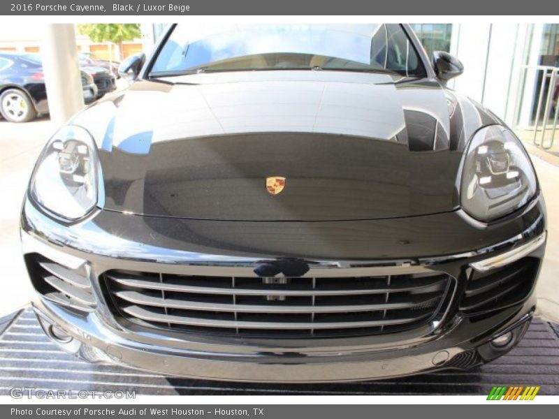 Black / Luxor Beige 2016 Porsche Cayenne