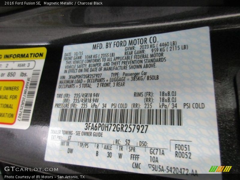 Magnetic Metallic / Charcoal Black 2016 Ford Fusion SE